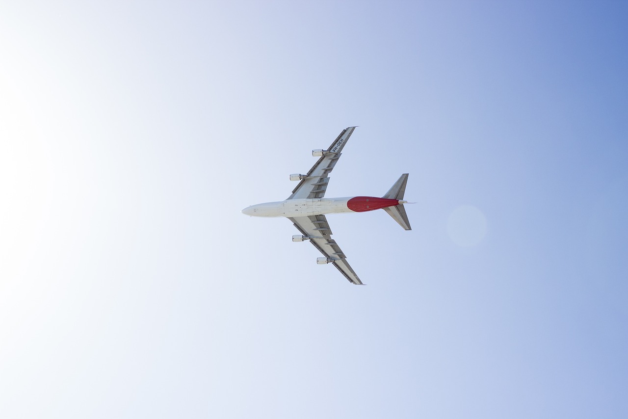 深圳航空一客舱出现烟雾 已返航，航空安全再敲警钟
