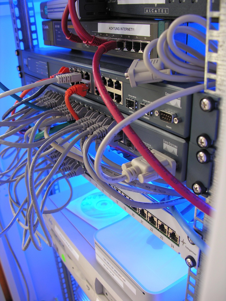 深入解析DMZ主机，网络边缘的安全与应用